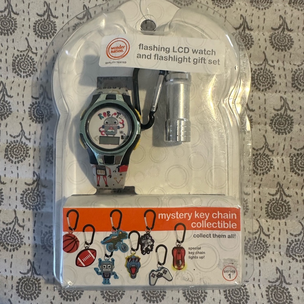 Wonder Nation Flashing LCD Watch and Flashlight Gift Set